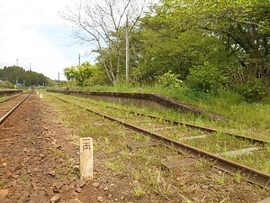 小湊鉄道月崎駅旧下り線プラットホーム