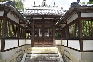 榊山八幡神社神門及び塀