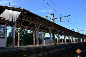 えちごトキめき鉄道二本木駅ホーム上屋