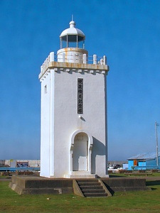 幌泉灯台記念塔