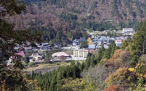 旧山岸家住宅（石川県白山市白峰） 主屋 キュウヤマギシケジュウタク<br />
 オモヤ