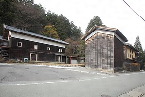 旧山岸家住宅（石川県白山市白峰）<br />
 味噌蔵 キュウヤマギシケジュウタク<br />
 ミソグラ