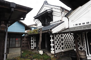 旧菅野屋勘兵衛（廻船問屋菅勘資料館）文庫蔵 きゅうかんのやかんべえ（かいせんどんやかんかんしりょうかん）ぶんこぐら