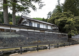 中谷家住宅（石川県鳳珠郡能登町字黒川） 奉公人部屋及び東塀