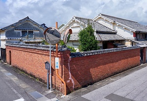 旧小松家住宅表門及び煉瓦塀