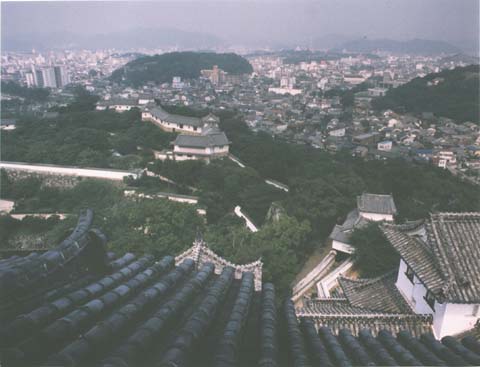 15 View of outside area to the west of Himeji-jo, seen from inside the Dai-Tenshu (Donjon) [1]